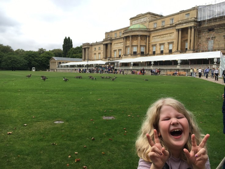 Bukinghamin palatsi, Lontoo, London, halvat lennot, kuningatar Elisabeth, nähtävyydet