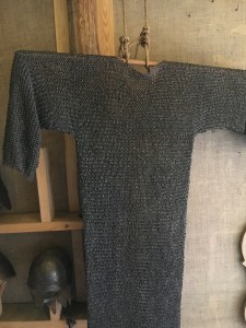 Keskiaika, raitapaita, aseet, viikingit