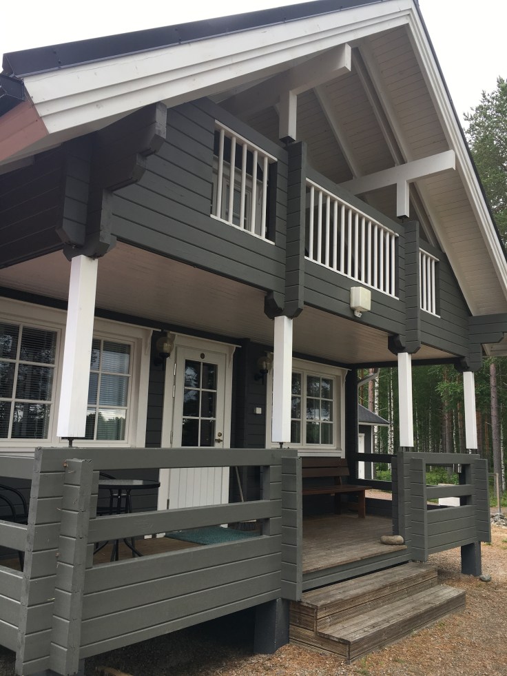 Luoman Hirvimökki, Ähtäri. Mökkiloma, Ähtäri Zoo, vuokramökki