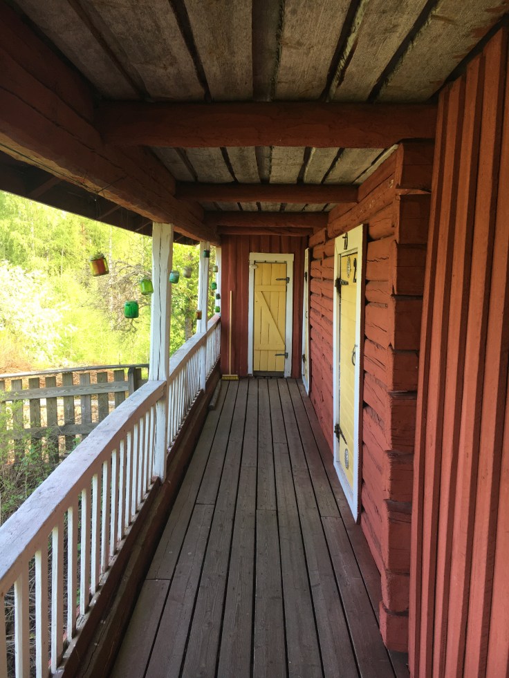 aitta-terassi, Matkailutila Surkeenjärvi, Jyväskylä, Keski-Suomi, majoitus