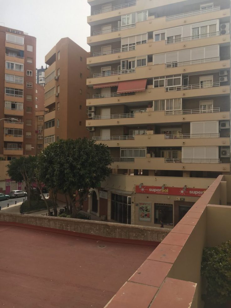 Málagan asuntomme näköala, ollaan barriossa