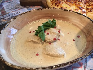 georgialainen ruoka, Pietari, Venäjä, pähkinäkastike georgialainen ruoka, Pietari, Venäjä, pähkinäkastike