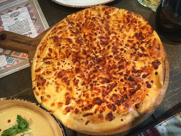 Pietarhovi, Pietari, Venäjä, georgialainen ruoka