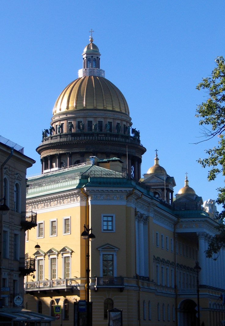 Iisakin kirkon huippu, Pietari