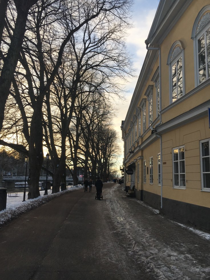 Läntinen Rantakatu, Turku, visit Tirku, Aurajoki, talvi, kotimaan loma, kaupunkiloma