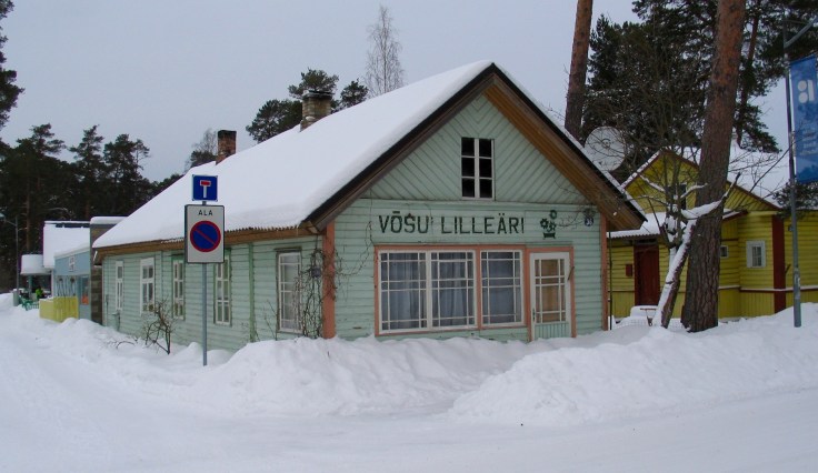 Viro, Vōsu, merenranta, talvella kiinni, kesäkaupunki Viro, Vōsu, merenranta, talvella kiinni, kesäkaupunki