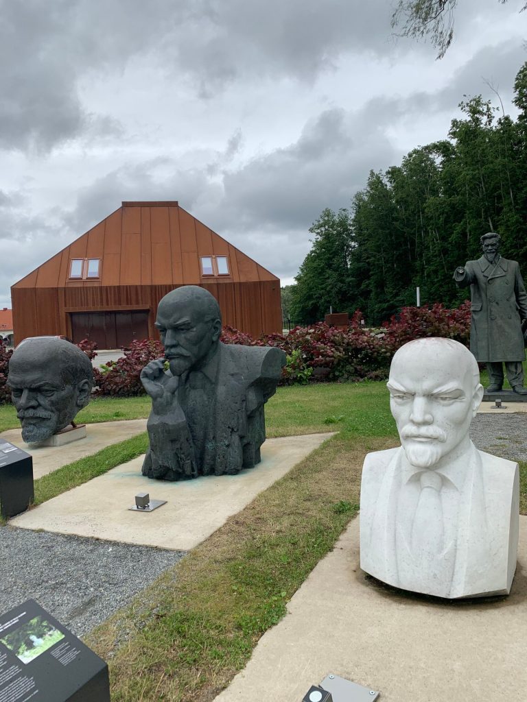 Lenin,  Neuvostokauden patsaat, Maarjamäe, Tallinna, Viro