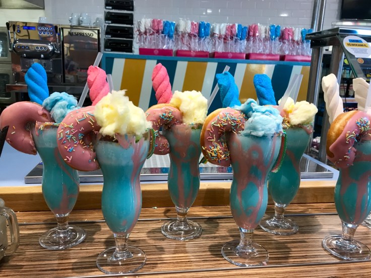 Överipirtelöt, Lintsi, Linnanmäki, Helsinki, Donitsi cafe