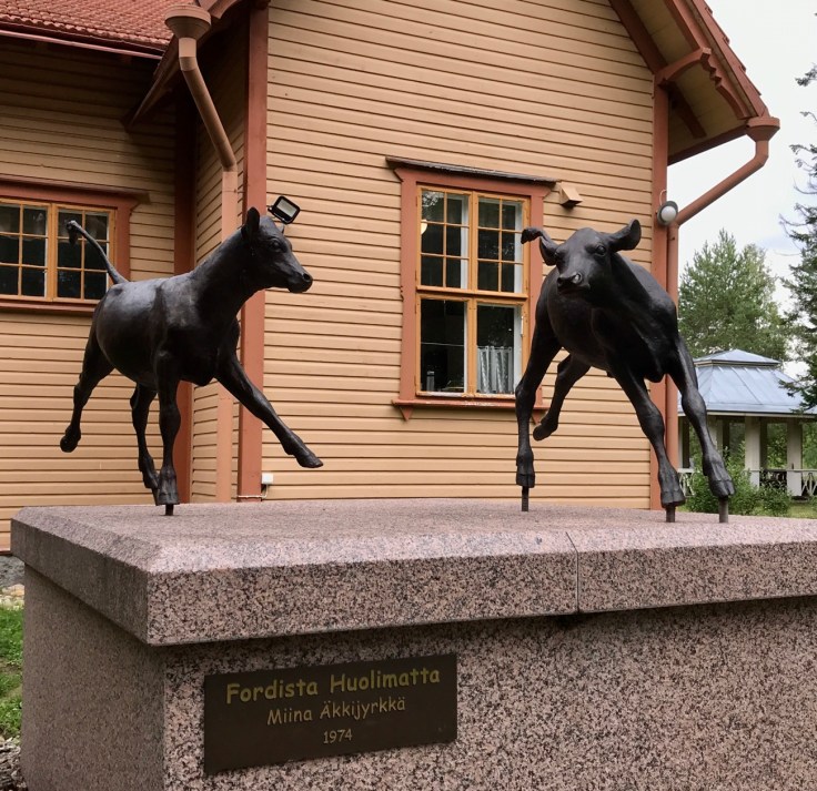 Miina Äkkijyrkkä, vasikat, Asema Taidepysäkki, Punkaharju, Visit Savonlinna