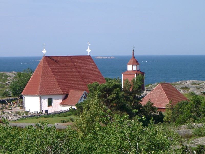 Kökar, Ahvenanmaa, keskiaikainen kirkko, nähtävää, Hamnö, Pyhän Annan kirkko, luontopolku