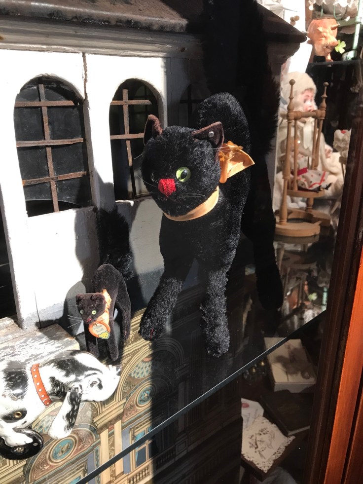 Suomenlinnan Lelumuseo, Suomenlinna, museot, museokortti, kahvilat, lelut, lasten kanssa, kissa