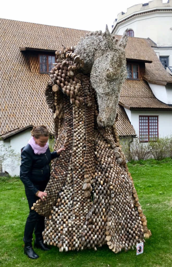 Jenni Tieaho, Musta Joutsen -näyttely
